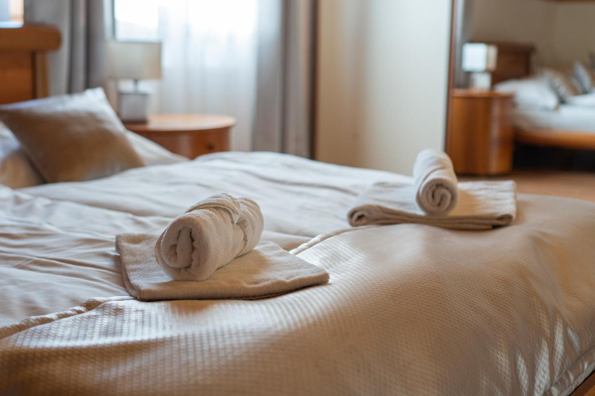 Hotel Rozalka ペジノク エクステリア 写真