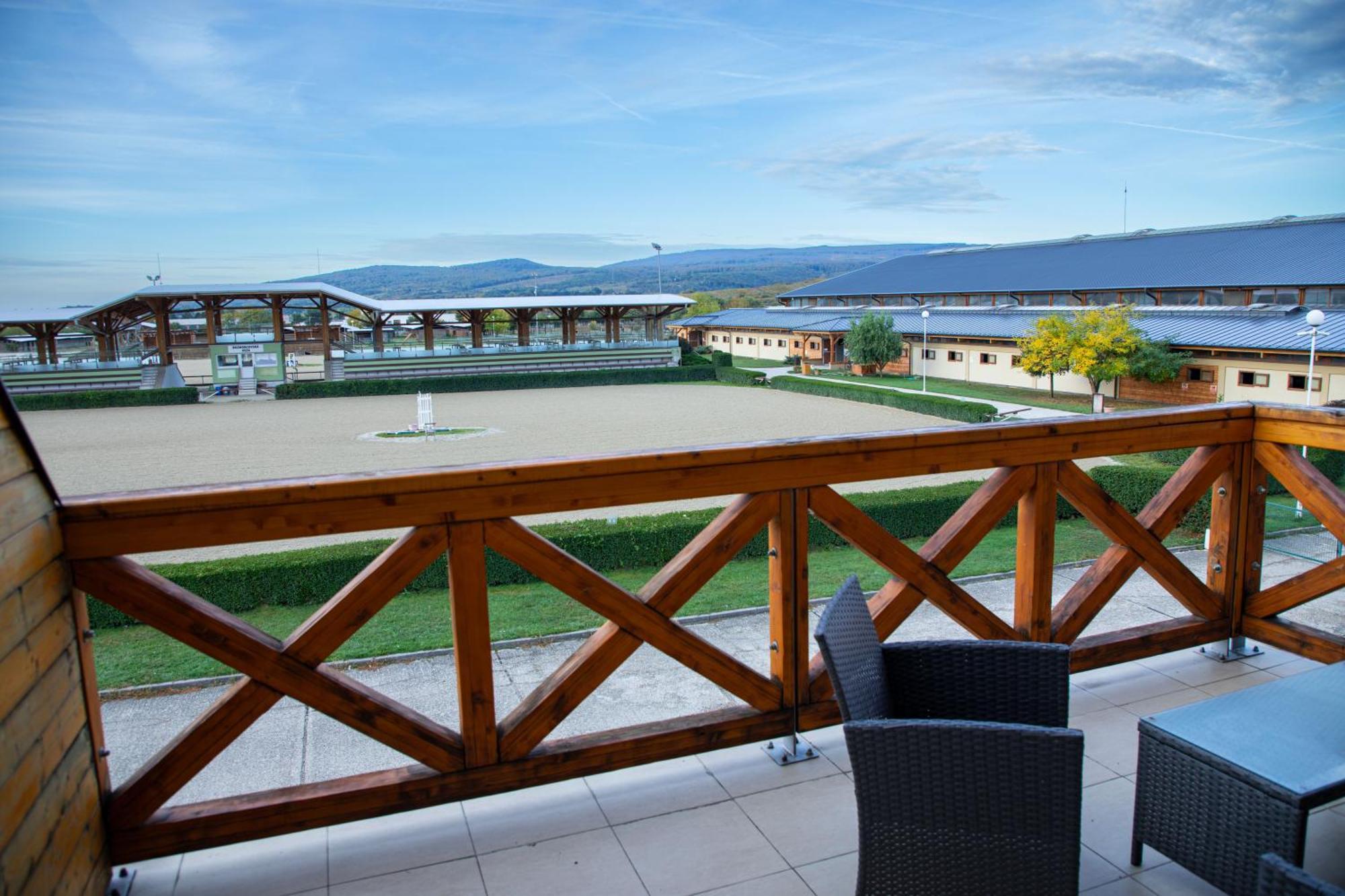 Hotel Rozalka ペジノク エクステリア 写真